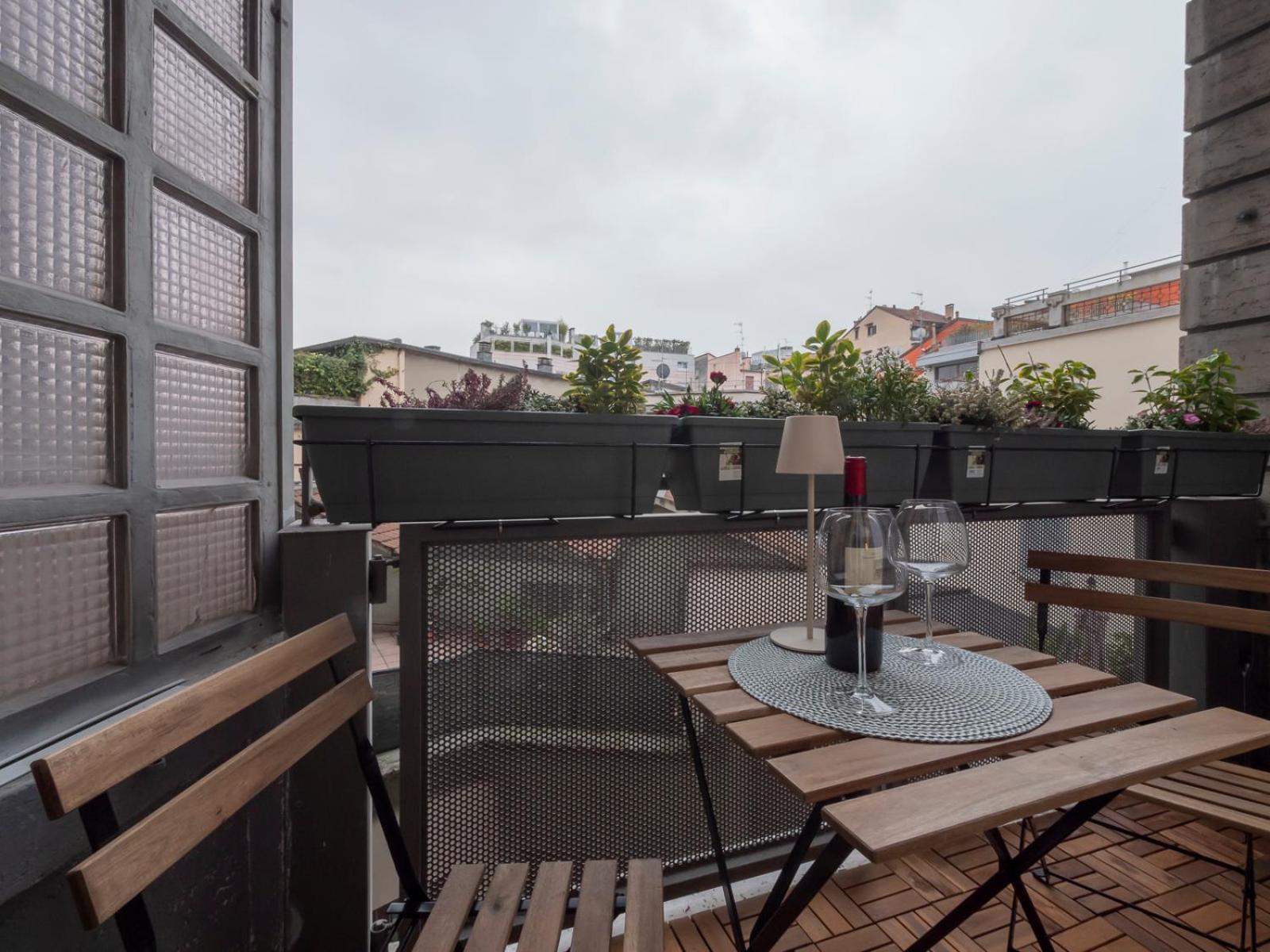 Spacious 2bdr With Balcony Arco-sempione Area, By Rentopolis * Mailand