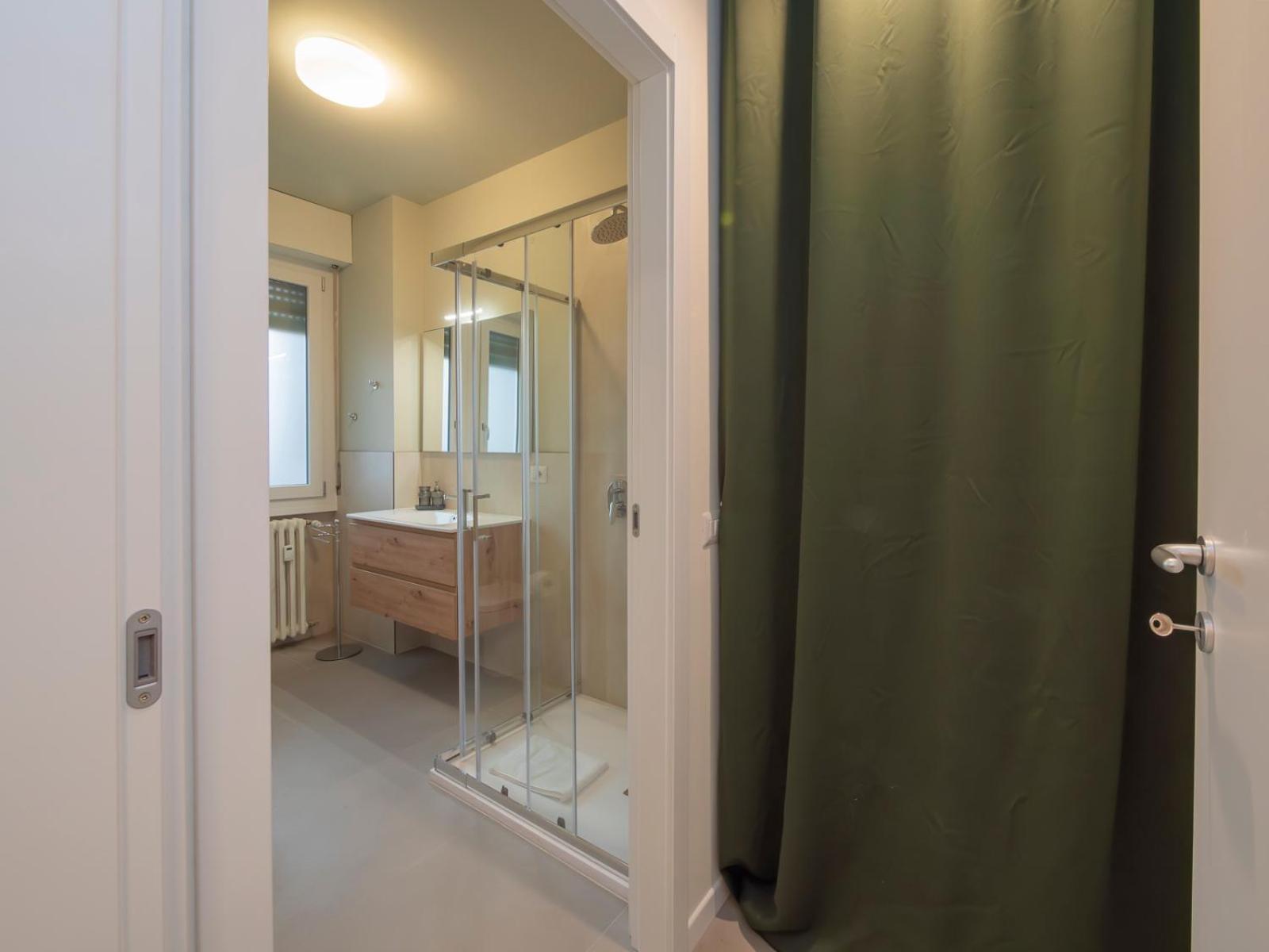 Spacious 2bdr With Balcony Arco-sempione Area, By Rentopolis Apartment