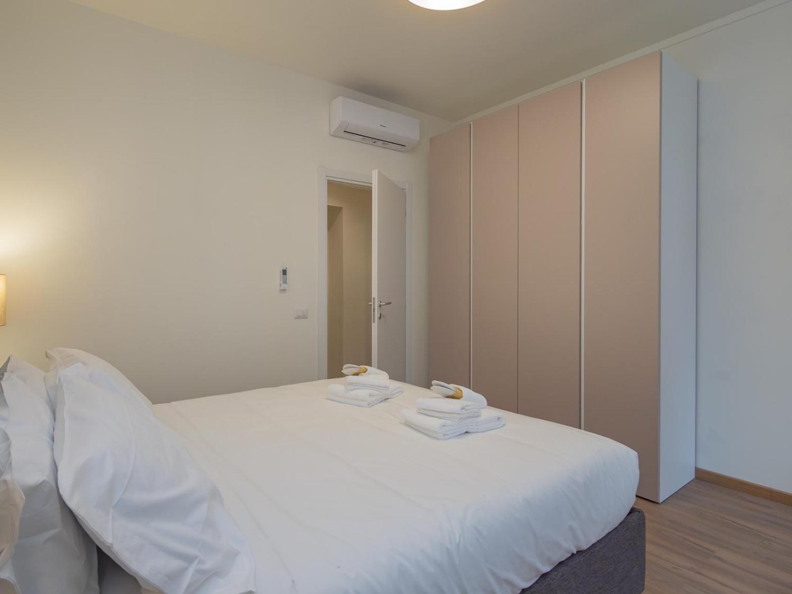 Spacious 2bdr With Balcony Arco-sempione Area, By Rentopolis Apartment